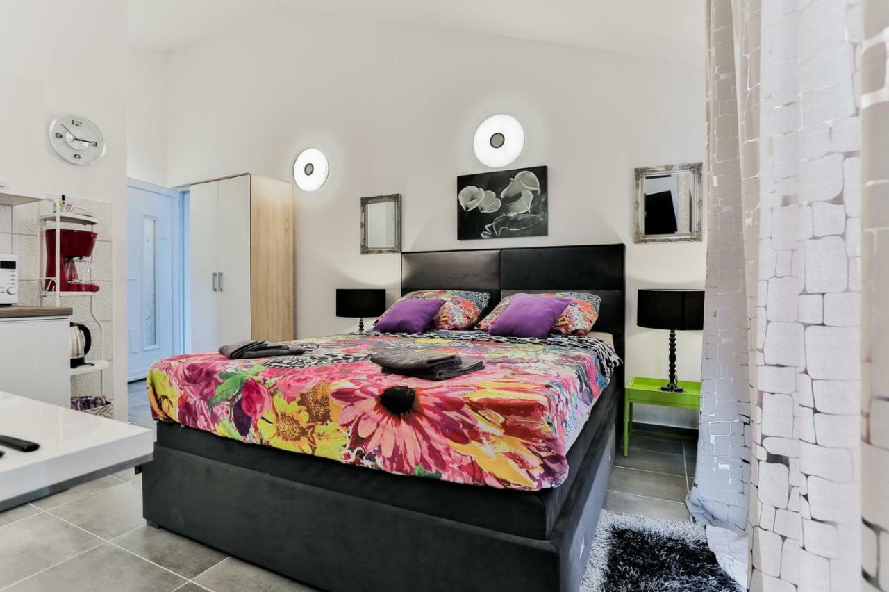 Villa Scandalli Sevid ภายนอก รูปภาพ