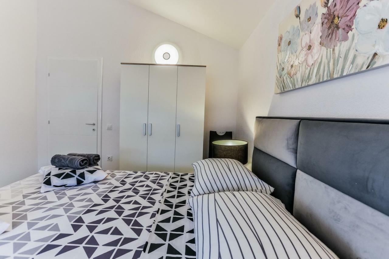 Villa Scandalli Sevid ภายนอก รูปภาพ
