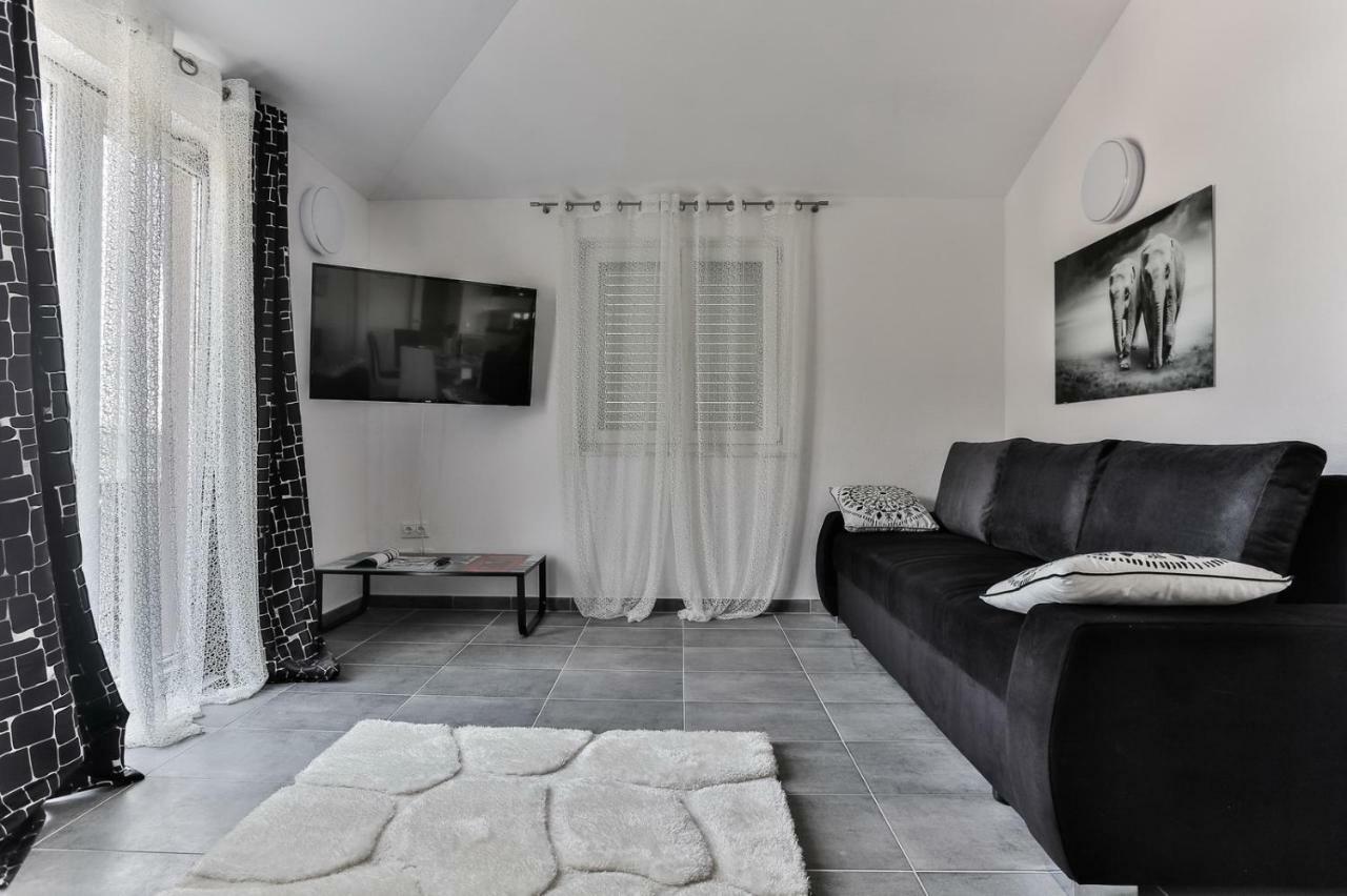 Villa Scandalli Sevid ภายนอก รูปภาพ