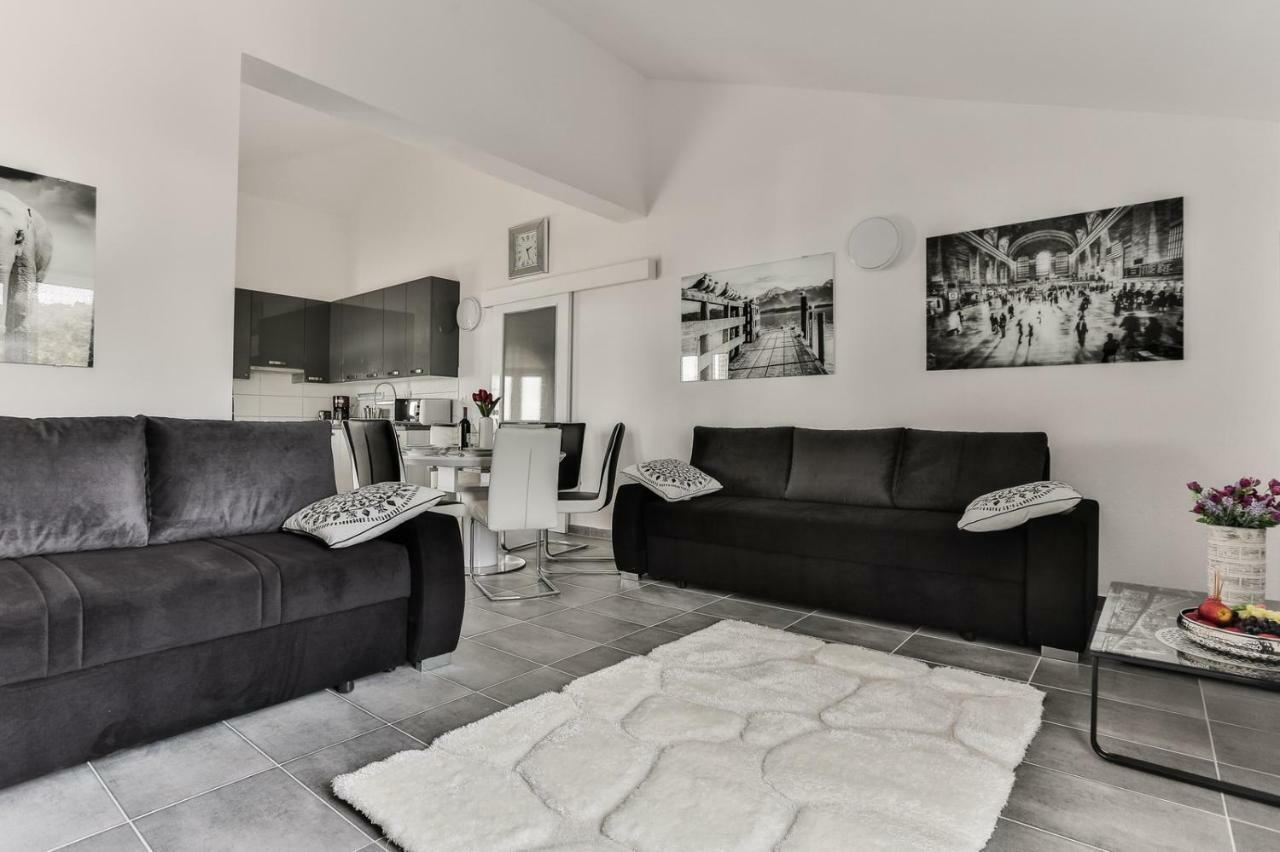 Villa Scandalli Sevid ภายนอก รูปภาพ